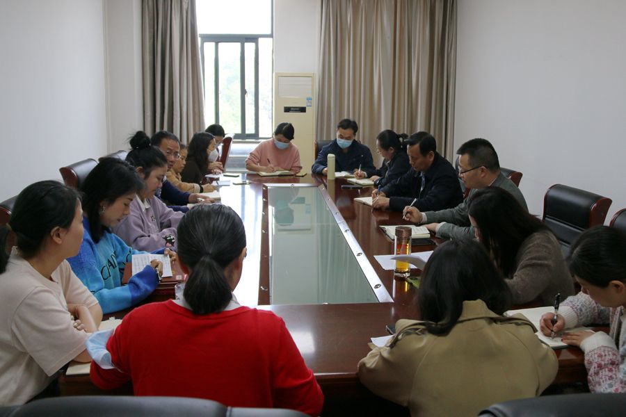 1678442091701118.jpg 肖書記現(xiàn)場(chǎng)辦公.jpg