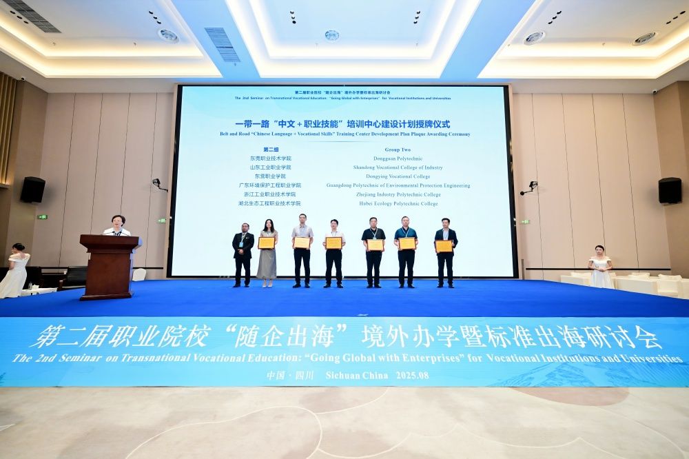 1755766948363741.jpg 121c73e37a6353117d14815309c9c0f3.jpg